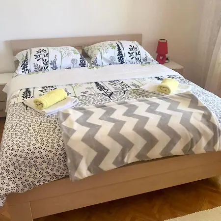 Rada Apartment *