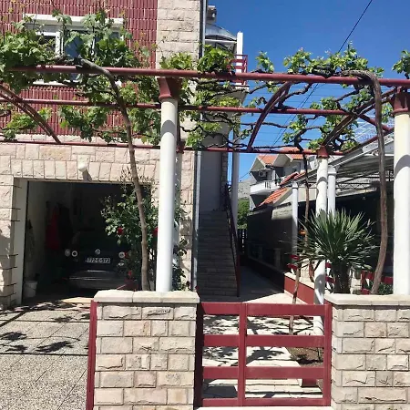 Apartment Rada *