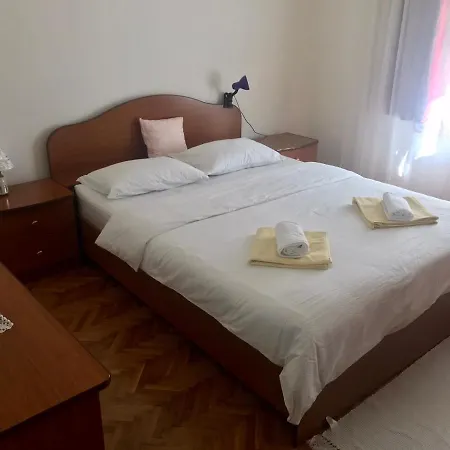 Rada Apartment *